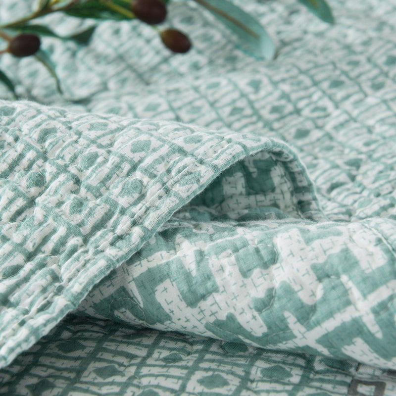 DaDa Bedding Contemporary Mint Green Grey Geometric Cotton Quilted Bedspread Set (JHW-804)
