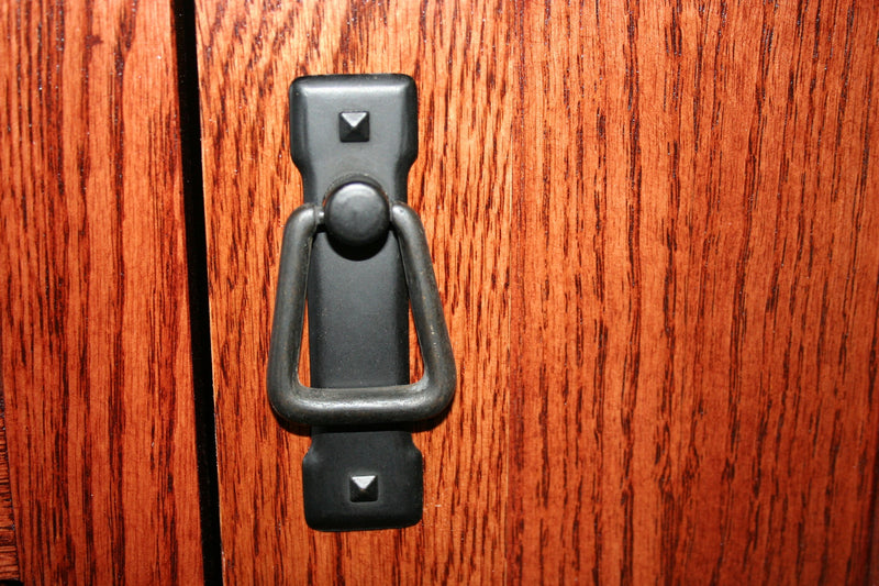 Mission-Style Vertical Cabinet Pull