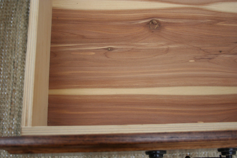 Traditional 3-Drawer Nightstand